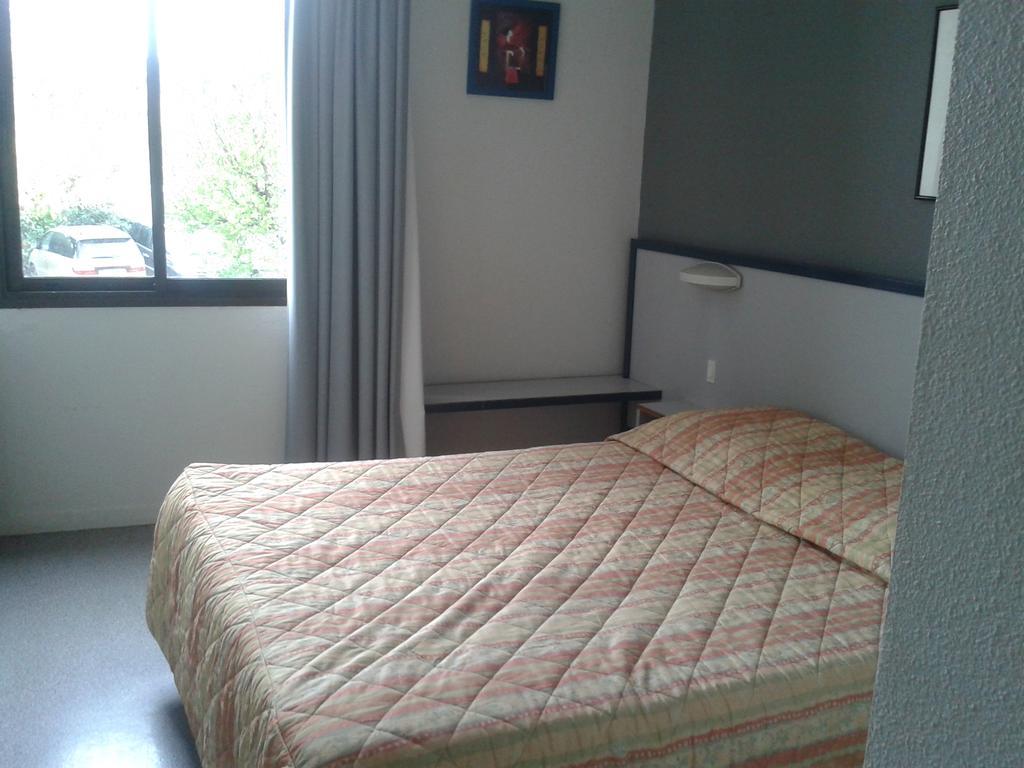 Hotel Entre 2 Mers Proche Bordeaux 卡尔邦布朗 客房 照片