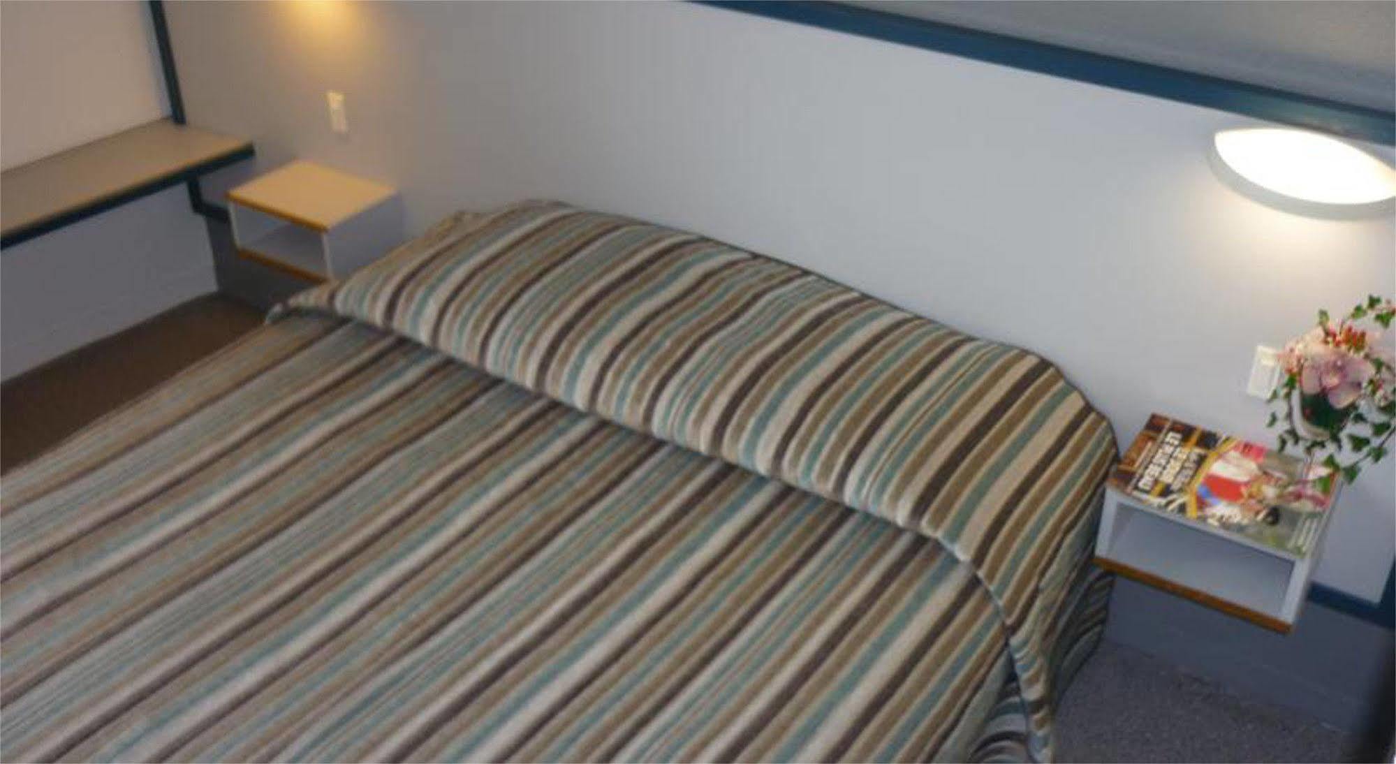 Hotel Entre 2 Mers Proche Bordeaux 卡尔邦布朗 外观 照片