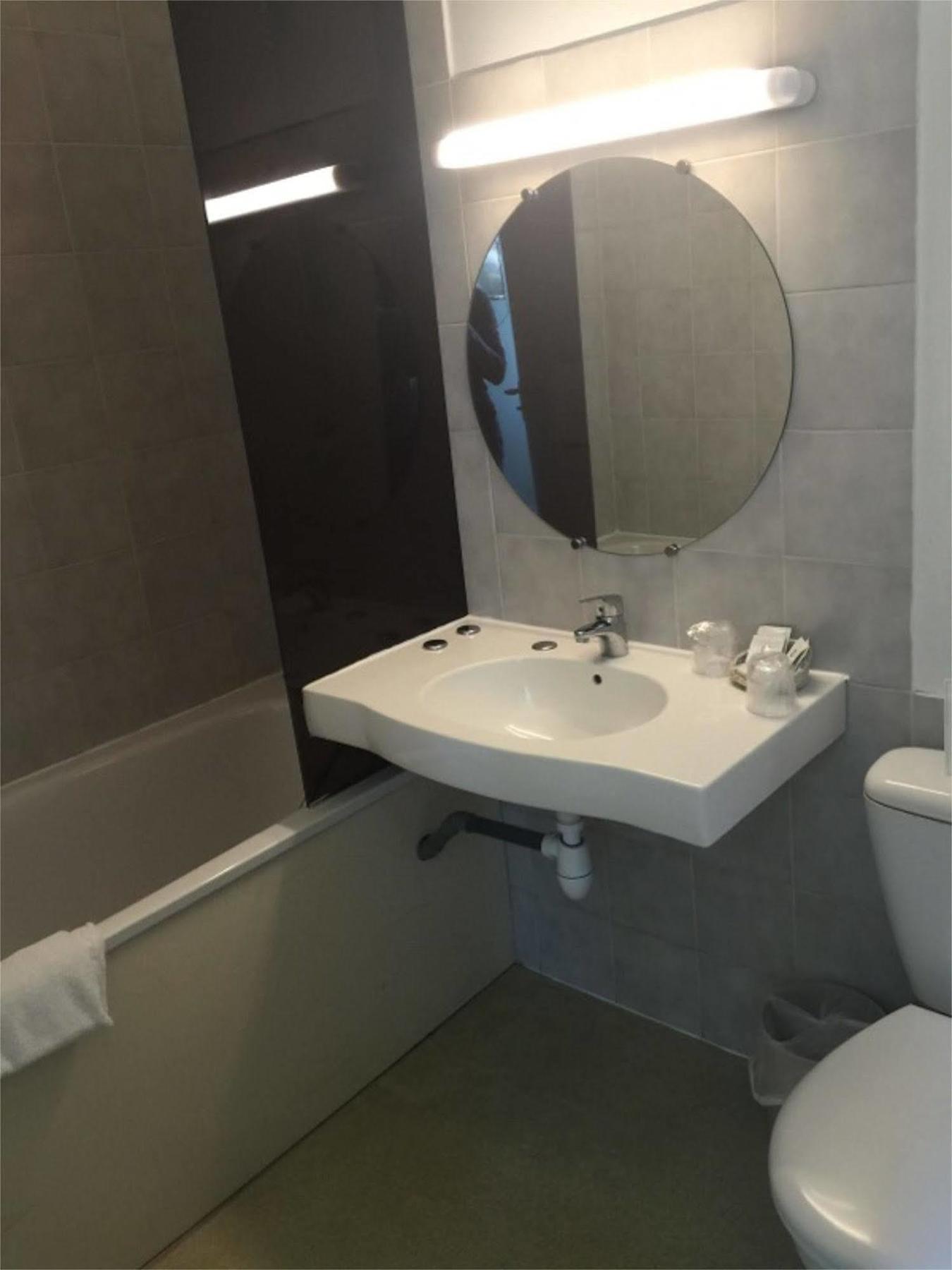 Hotel Entre 2 Mers Proche Bordeaux 卡尔邦布朗 外观 照片